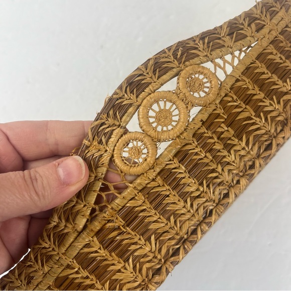 Fine woven vintage hand-made pine needle oval lace basket-Folk Art - Picture 10 of 15